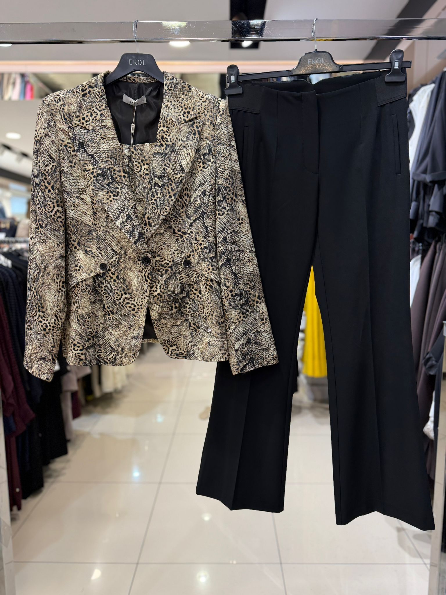 EKOL 26Y 01048 CEKET