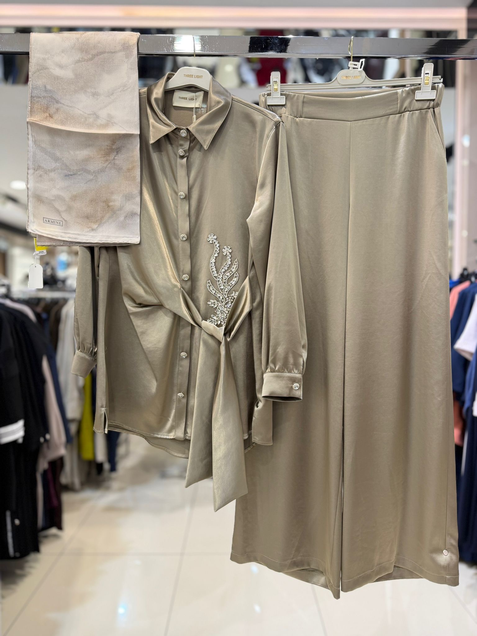 THREE LIGHT 26Y. SİTARE TAKIM 